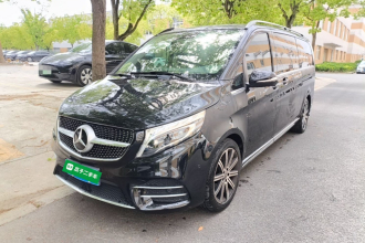 奔驰V级 2021款 V 260 L 长轴距豪华版