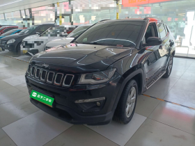 Jeep 指南者 2020款 220T 自动精英版