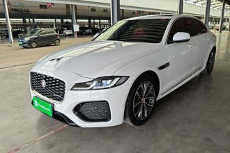 捷豹XFL 2022款 XFL 2.0T P250 两驱精英运动版
