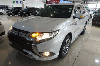 三菱 欧蓝德 2021款 改款 2.0L 两驱畅享版 5座