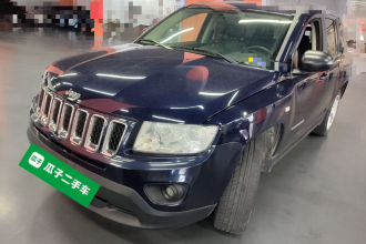 Jeep 指南者(进口) 2013款 2.4L 四驱豪华版