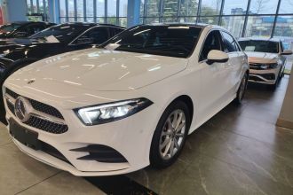 奔驰A级 2022款 改款 A 200 L 运动轿车动感型