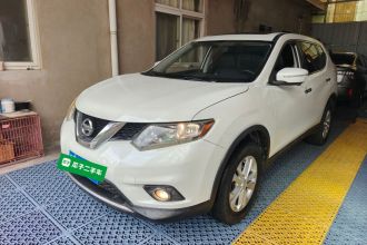 日产 奇骏 2015款 2.0L CVT舒适MAX版 2WD