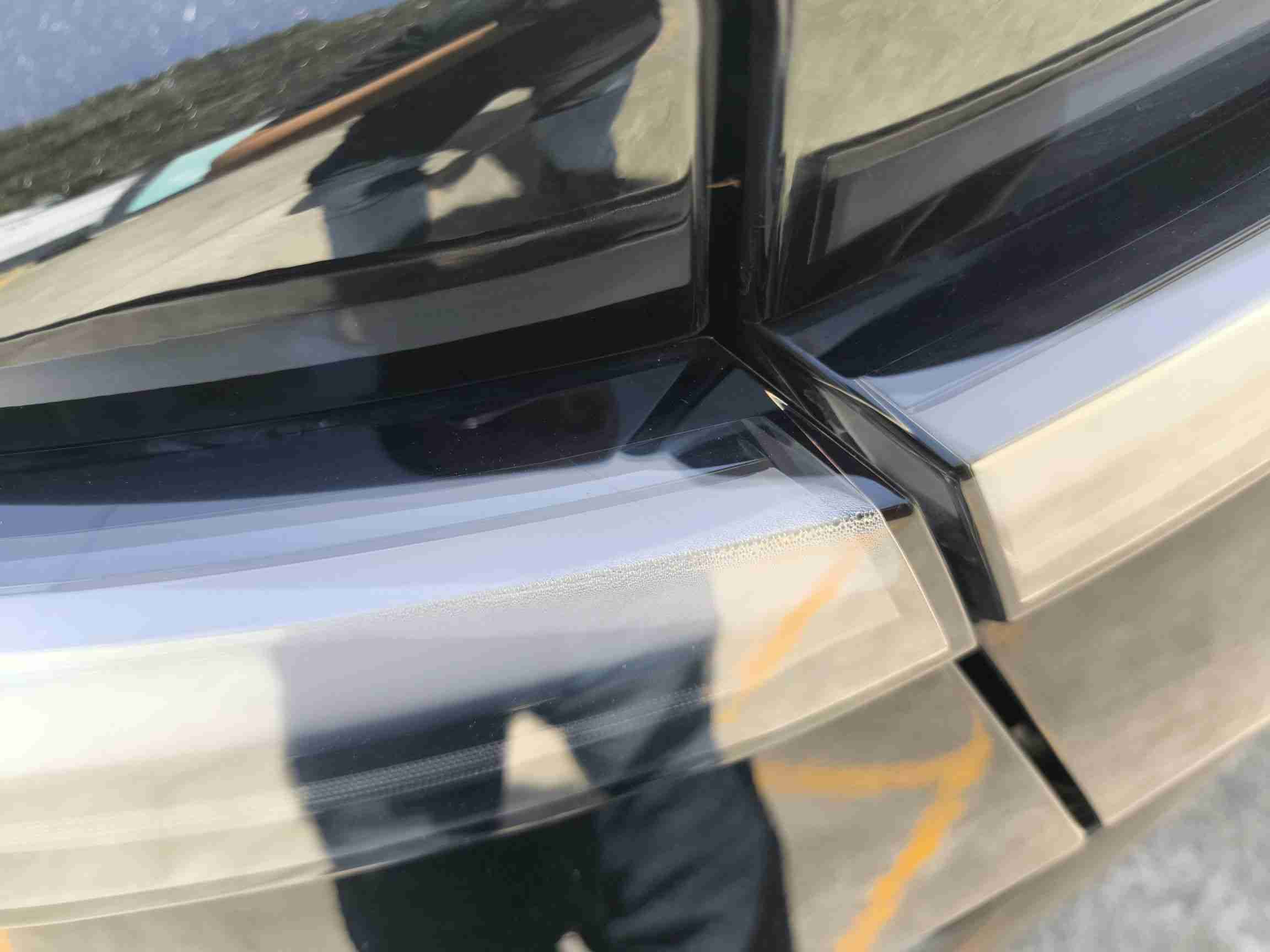 左后尾灯内部水雾实拍