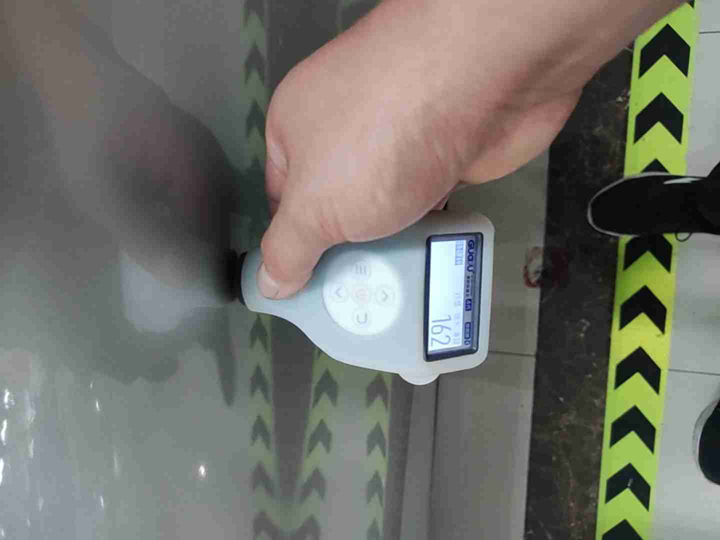 车辆左侧车身线条展示