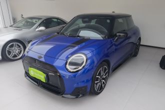 电动MINI COOPER 2024款 452km COOPER SE 赛车手