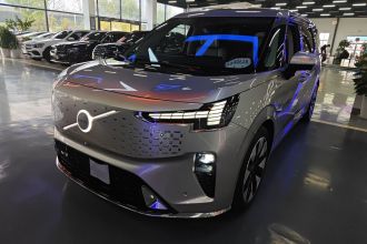 沃尔沃EM90 2025款 Ultra 六座