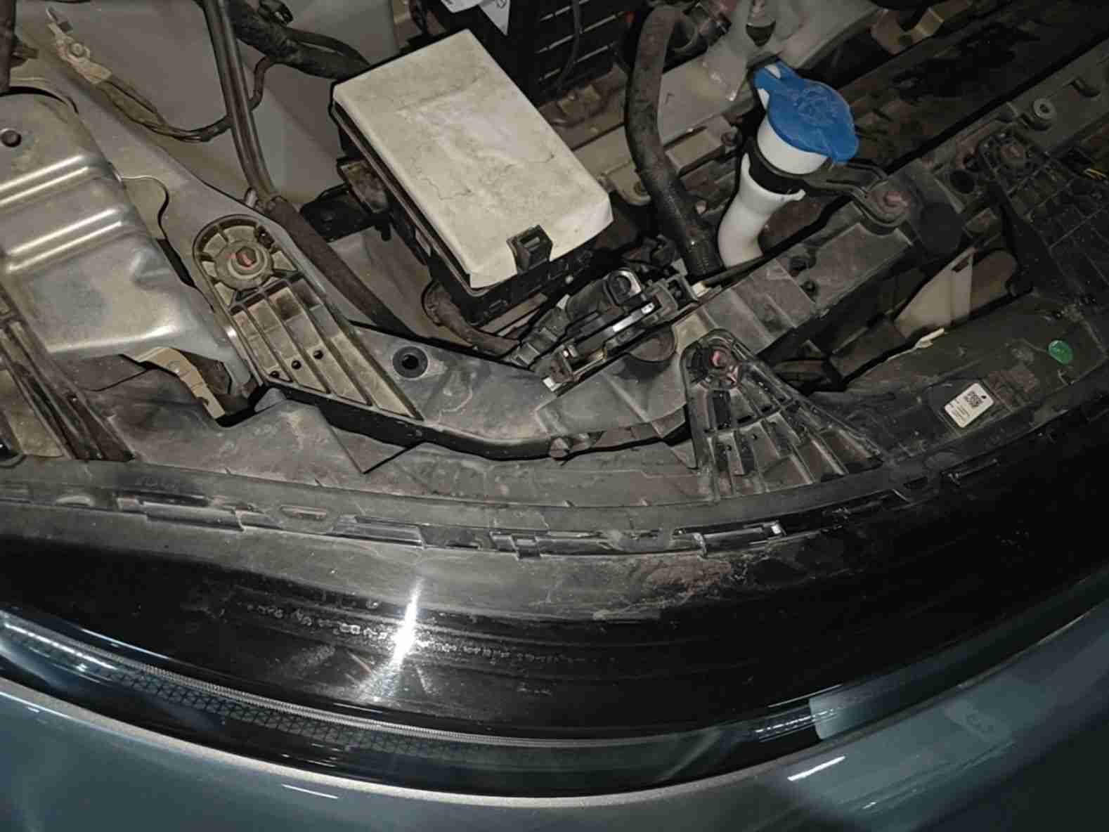 日间行车灯维修痕迹实拍