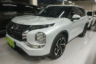 三菱 欧蓝德 2023款 1.5T CVT两驱尊享版 5座