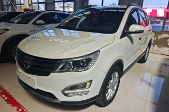 宝骏560 2015款 1.8L 手动精英型