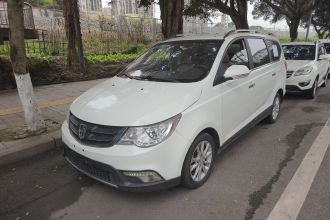 宝骏730 2014款 1.5L 手动舒适ESP版 7座