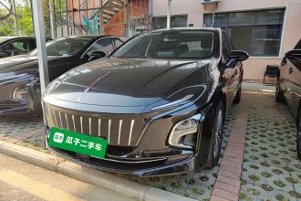 红旗E-QM5 2022款 431km 充电乐享版