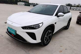 哪吒汽车 哪吒L 2024款 增程 310 闪充红衣版