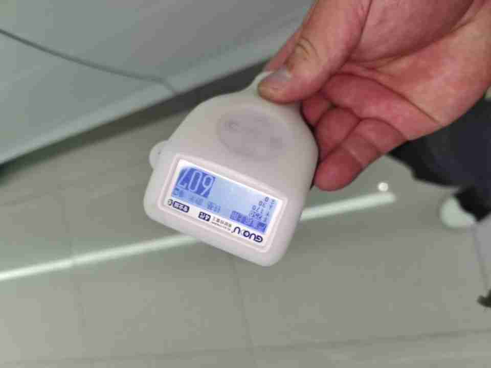 左侧后门钣金痕迹实拍