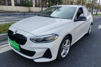 宝马1系 2022款 120i M运动曜夜版