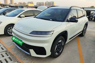 现代 EO 羿欧 2025款 两驱TECH版 64.2kWh