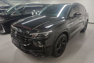 大众 途锐 2021款 3.0TSI 锐享版 曜黑运动套装