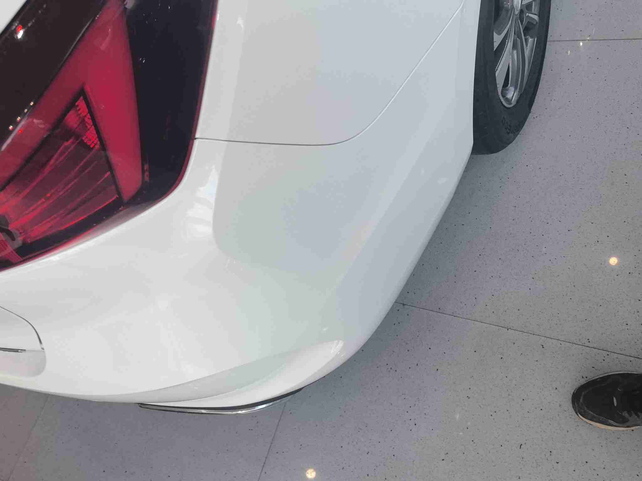 后保险杠安装异常部位实拍