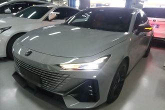 长安UNI-V 2022款 1.5T 尊贵型