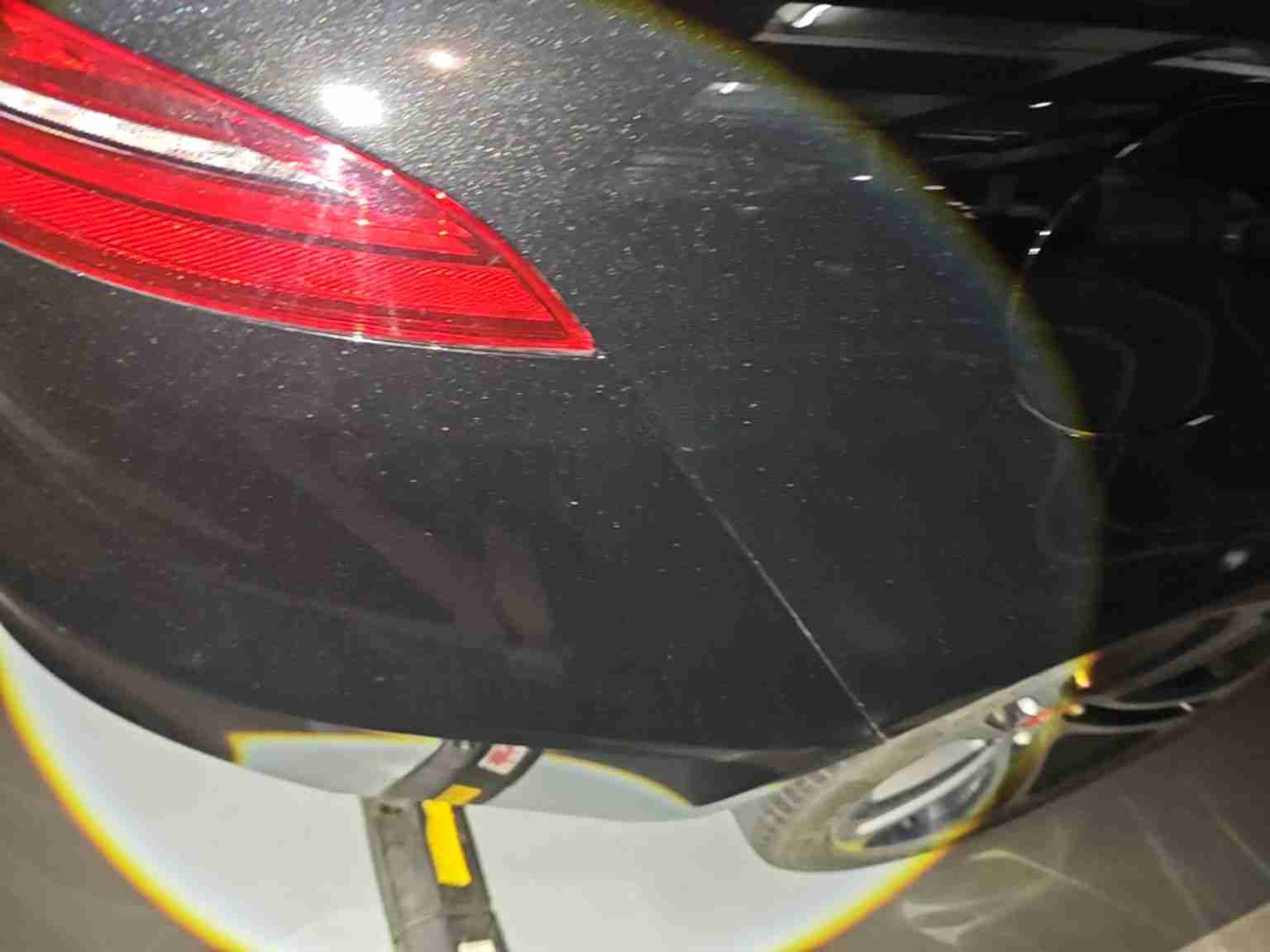 后保险杠拆卸痕迹实拍