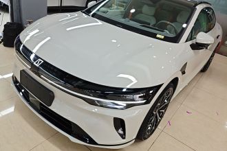 极氪007GT 2025款 四驱智驾版 75kWh