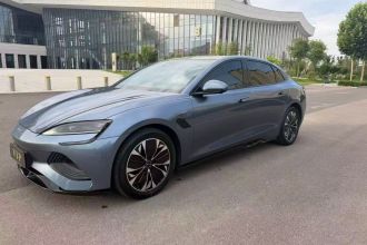 比亚迪 海豹 2022款 550km 标准续航后驱版尊贵型