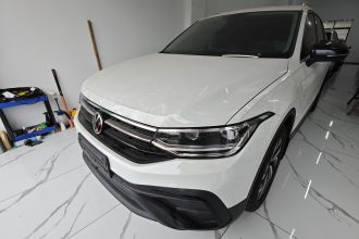 大众 途观L 2025款 出众款 300TSI 自动两驱龙腾版