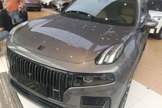 领克09 EM-P 2024款 2.0TD EM-P 四驱ULTRA 六座