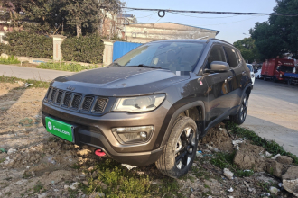 Jeep 指南者 2017款 200TS 自动高性能四驱版