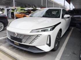 长安 逸动PHEV 2025款 智慧新蓝鲸 145KM 战舰版