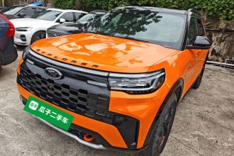 福特 探险者 2024款 2.3T EcoBoost 昆仑巅峰版 7座