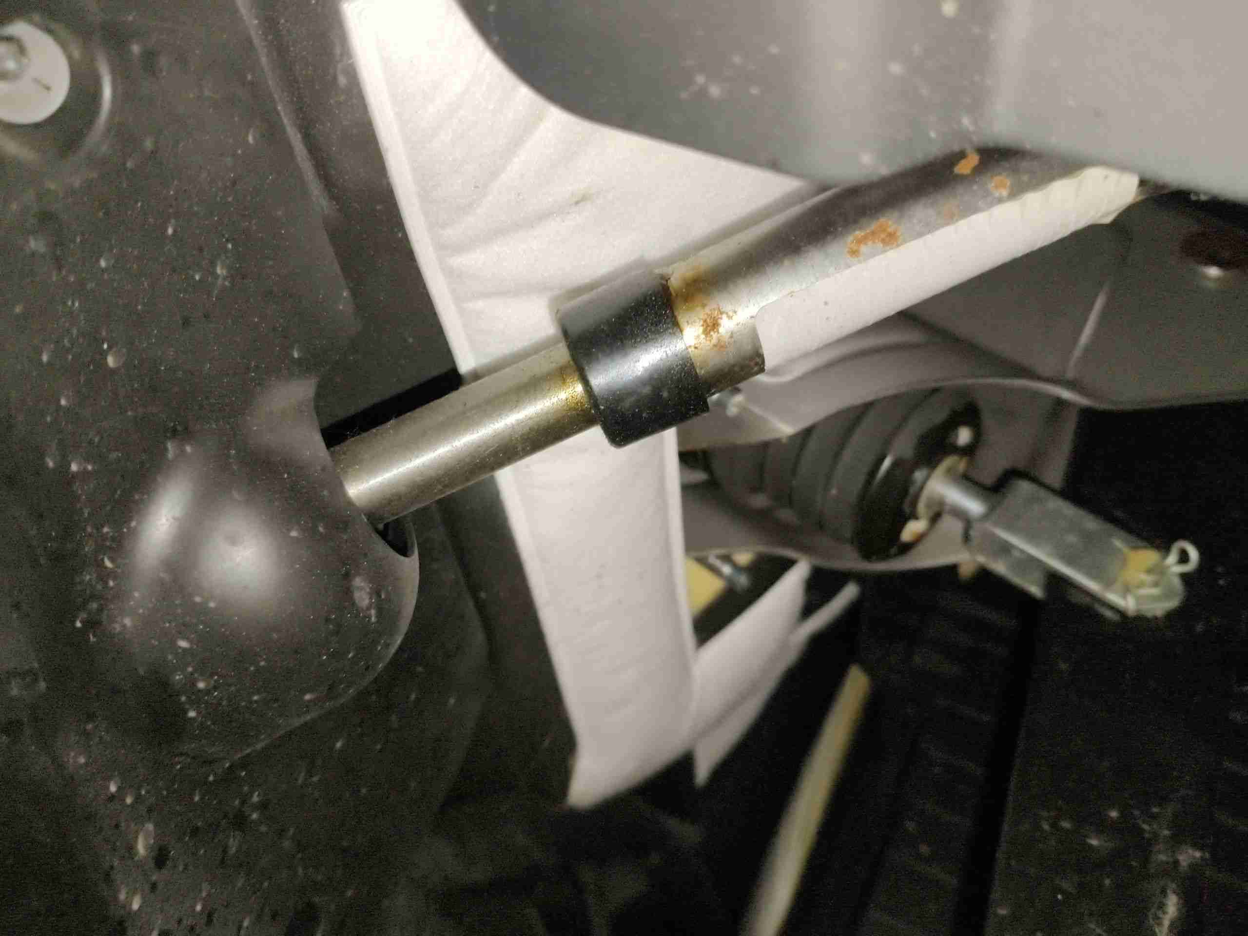 转向柱存在轻微浮锈实拍