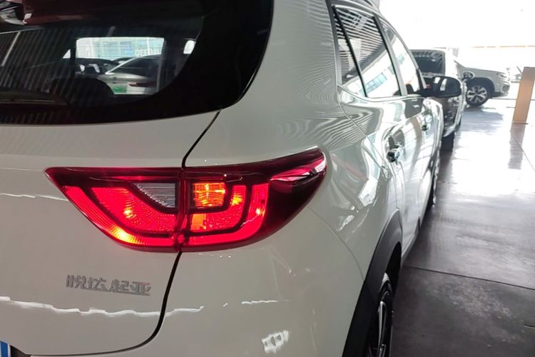 Kia PEGAS фото 7