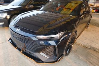 长安UNI-V 2023款 2.0T 领速版