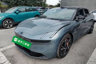 领克Z10 2024款 95kWh 702km四驱智驾Ultra