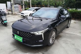 奔腾B70 2023款 第三代 1.5T 自动悦享型70周年纪念版