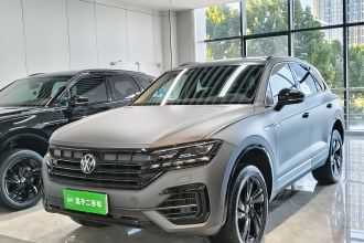 大众 途锐 2023款 3.0TSI 锐享火山岩涂装运动版