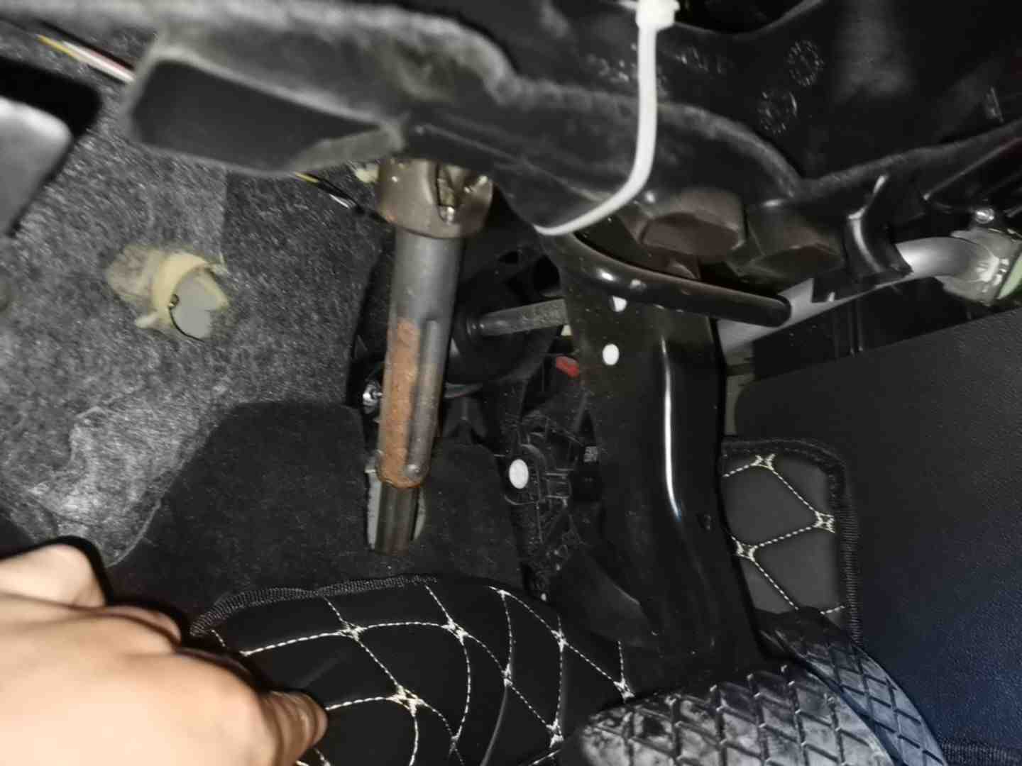 转向柱浮锈情况实拍