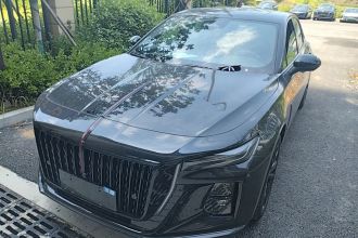 红旗H5 2025款 2.0T 自动玄影版