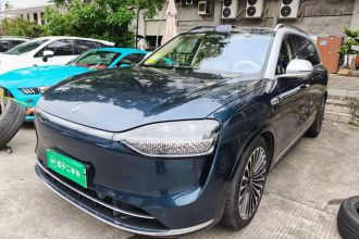 鸿蒙智行 问界M9 2025款 增程 Ultra版 52kWh 6座版 (192线激光雷达）