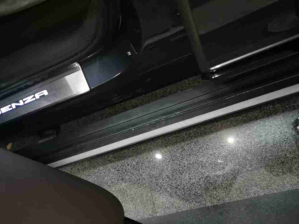 加装的登车踏板实拍