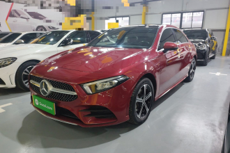 奔驰A级 2022款 改款三 A 200 L 运动轿车时尚型