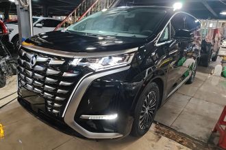 腾势D9 2022款 DM-i 970 四驱旗舰型