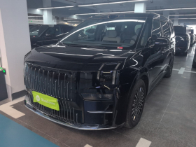 极氪009 2024款 七座过道版四驱 108kWh