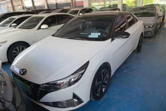 现代 伊兰特 2022款 240TGDi DCT LUX尊贵版