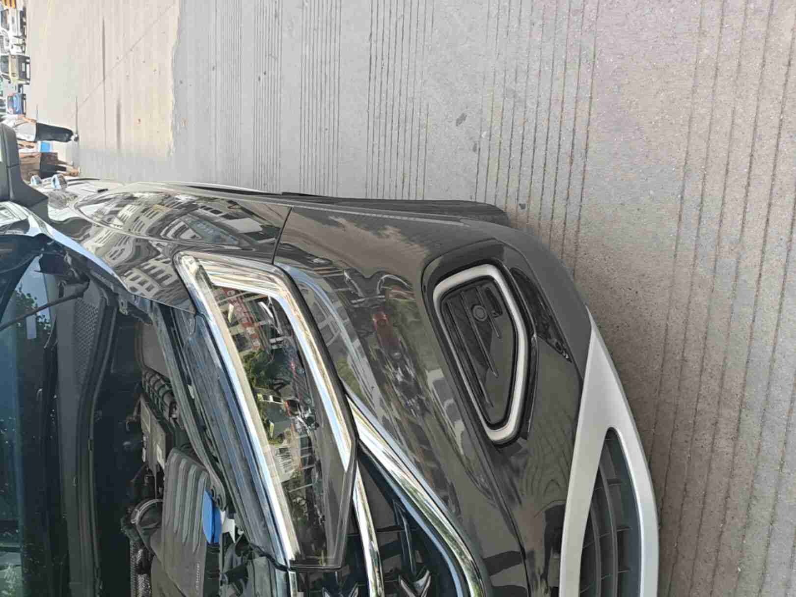 前保险杠拆卸痕迹实拍