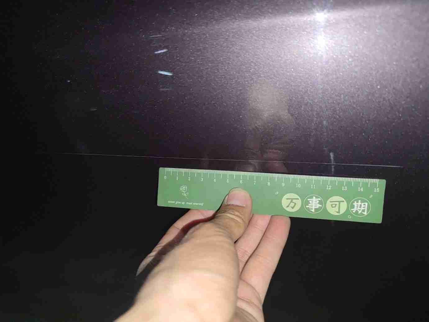 左侧后门漆面损伤实拍
