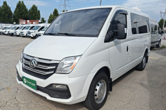 上汽大通MAXUS 新途V80 2023款 2.0T 手动经典傲运通短轴超低顶5/6座