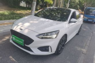 福特 福克斯 2021款 两厢 EcoBoost 180 自动ST Line