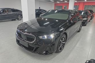 宝马5系(进口) 2024款 530i 尊享型 M运动套装